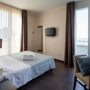Gimmi 3*, Rimini Italie
